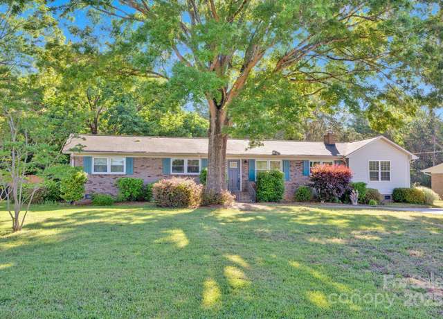 Property at 1924 Lakeview Dr, Rock Hill, SC 29732, 4 beds, 3 baths