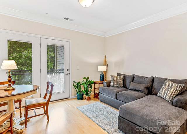 Property at 726 Appeldoorn Cir, Asheville, NC 28803, 2 beds, 2 baths