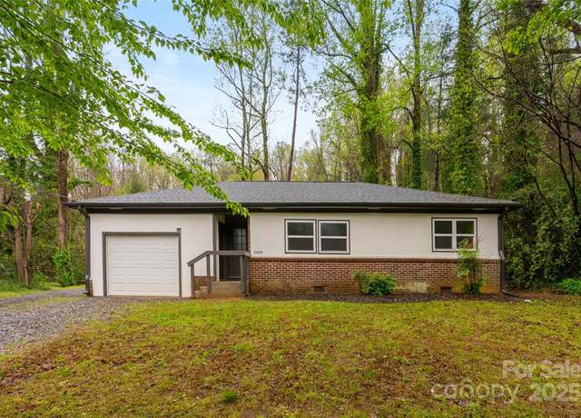 Property at 2694 W Lakeshore Dr, Landrum, SC 29356, 3 beds, 1 bath