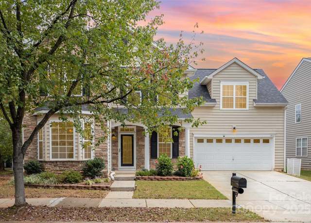 Property at 13812 Holly Stream Dr, Huntersville, NC 28078, 5 beds, 2.5 baths