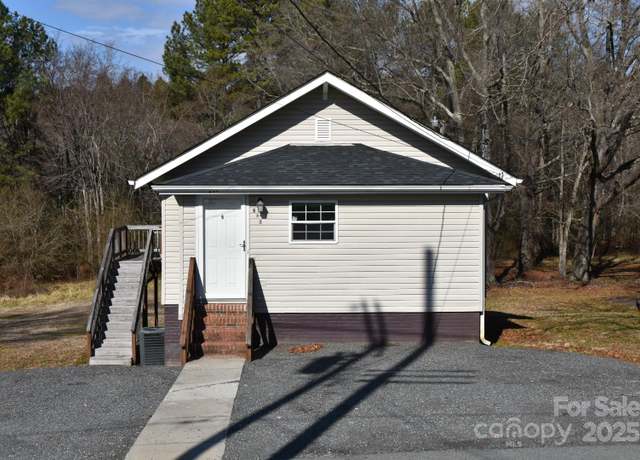 Property at 206 Lincoln St, Badin, NC 28001, 2 beds, 1 bath