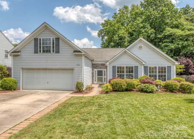 Property at 3066 Orion Dr, Fort Mill, SC 29707, 3 beds, 2 baths