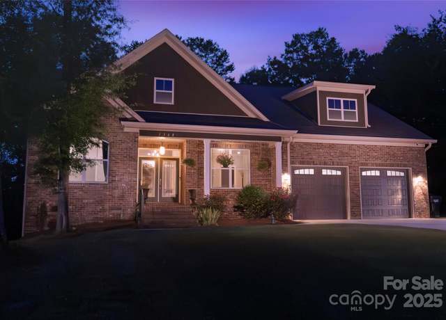 Property at 1368 20th Avenue Ln NE, Hickory, NC 28601, 4 beds, 3.5 baths