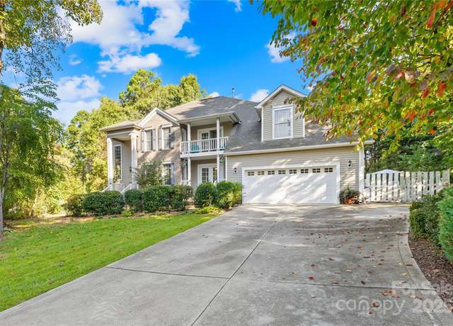 Property at 141 Red Brook Ln, Mooresville, NC 28117, 4 beds, 2.5 baths