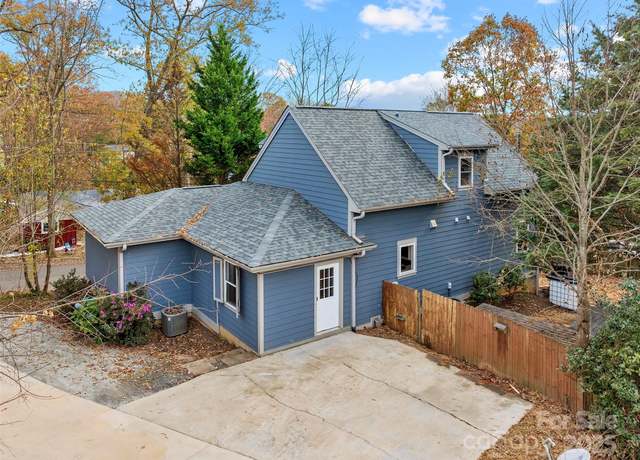 Property at 5 Elmore St, Asheville, NC 28804, 5 beds, 3 baths