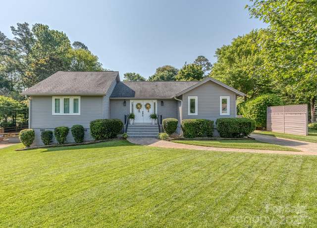 Property at 214 Wilcrest Dr, Matthews, NC 28105, 3 beds, 2 baths
