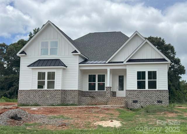 Property at 156 Triple Ponds Ct, Clover, SC 29710, 3 beds, 3.5 baths