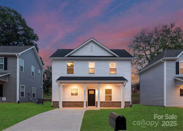 Property at 4217 Whispering Oaks Dr, Charlotte, NC 28213, 3 beds, 2.5 baths