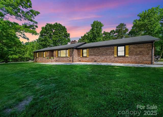 Property at 1207 Carlson Dr, Monroe, NC 28110, 3 beds, 2 baths