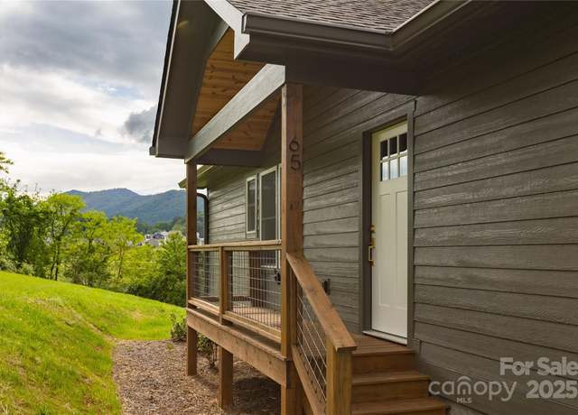 Property at 65 Lennon Leigh Ln, Waynesville, NC 28786, 3 beds, 2 baths