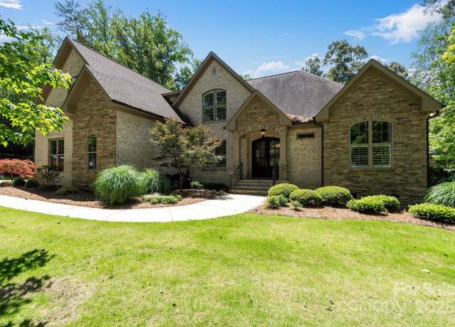 Property at 127 Turnberry Dr, Spartanburg, SC 29306, 4 beds, 3.5 baths