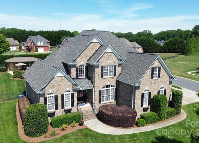 Property at 3000 J R Ct, Stanley, NC 28164, 5 beds, 4 baths