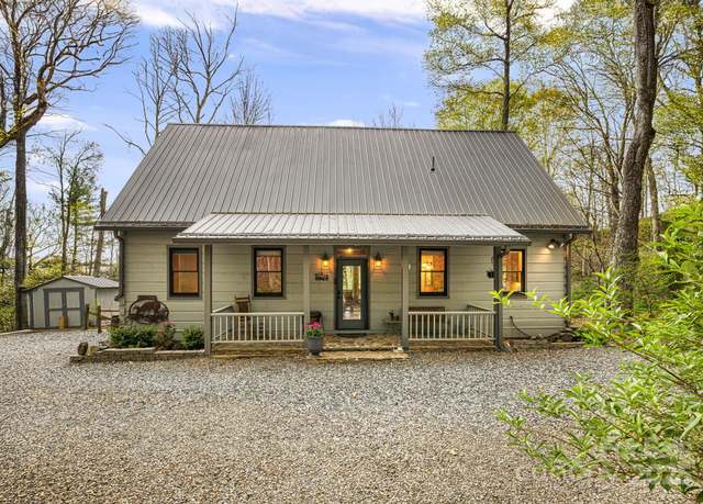 Property at 60 Laurel Ln, Mars Hill, NC 28754, 3 beds, 2.5 baths