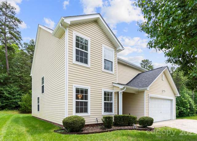 Property at 6229 Sid Crane Dr, Charlotte, NC 28216, 4 beds, 3.5 baths