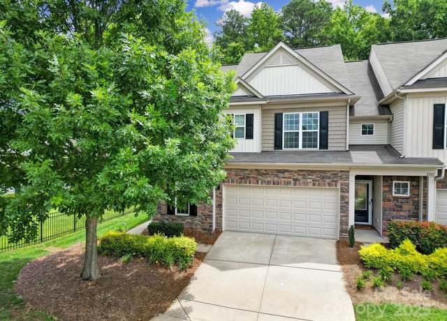 Property at 2203 Whitford Ln, Charlotte, NC 28210, 3 beds, 2.5 baths