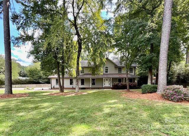 Property at 142 Scotland Dr, Mooresville, NC 28115, 4 beds, 2.5 baths