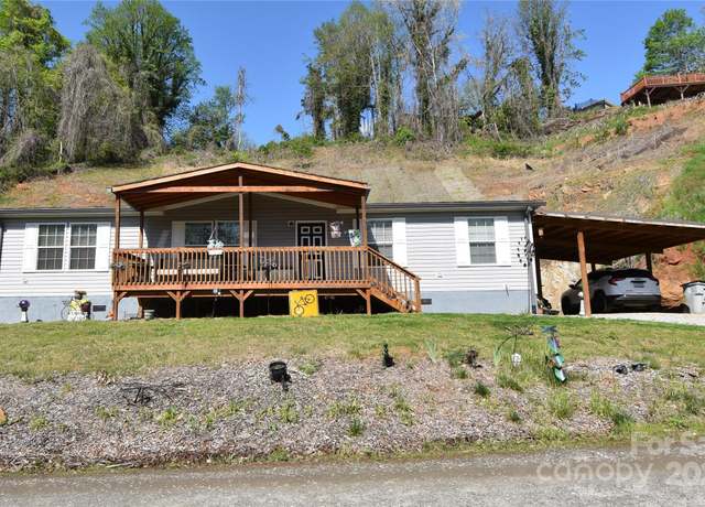 Property at 435 Forest Pl NW, Lenoir, NC 28645, 3 beds, 2 baths