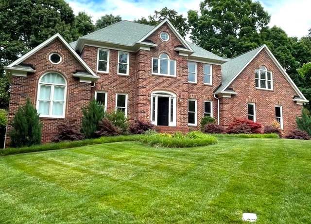 Property at 8011 Greencastle Dr, Charlotte, NC 28210, 4 beds, 3.5 baths