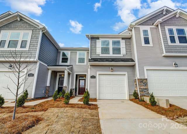 Property at 8038 Downy Oak Ln, Charlotte, NC 28269, 3 beds, 2.5 baths