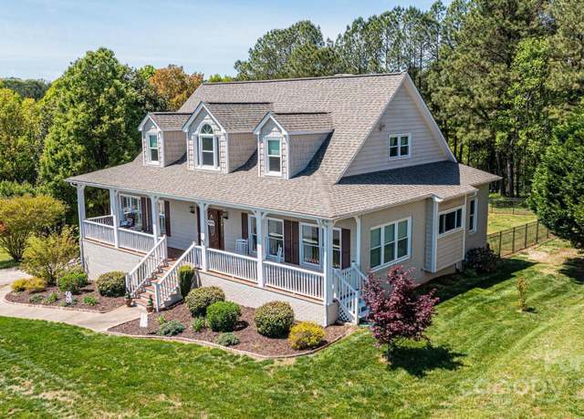 Property at 5933 Flintlock Ct, Hickory, NC 28601, 3 beds, 3.5 baths