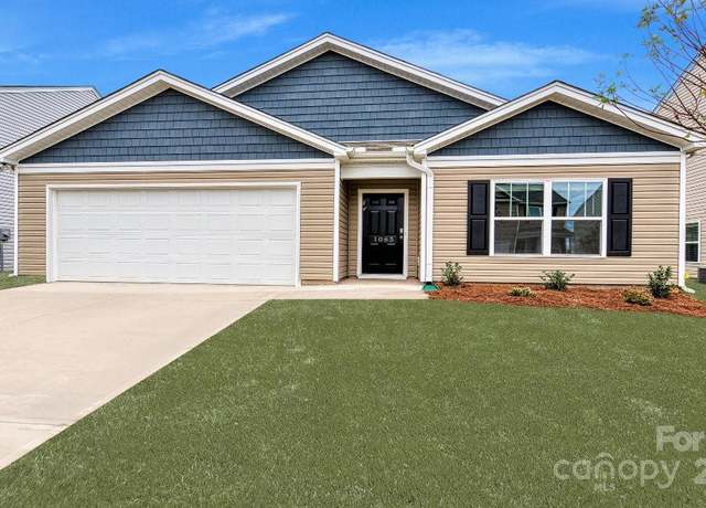 Property at 75 Creekwalk Ln, Waynesville, NC 28785, 4 beds, 2.5 baths