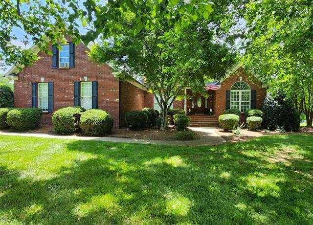 Property at 1305 Yellowood Ct, Rock Hill, SC 29732, 3 beds, 2 baths