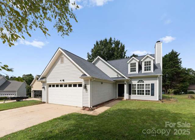Property at 12315 Heritage Hills Ln, Charlotte, NC 28269, 3 beds, 2.5 baths