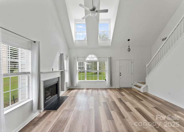 Property at 12315 Heritage Hills Ln, Charlotte, NC 28269, 3 beds, 2.5 baths