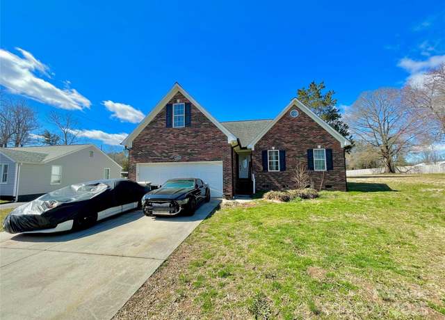 Property at 1896 Independence Sq, Kannapolis, NC 28081, 4 beds, 2 baths