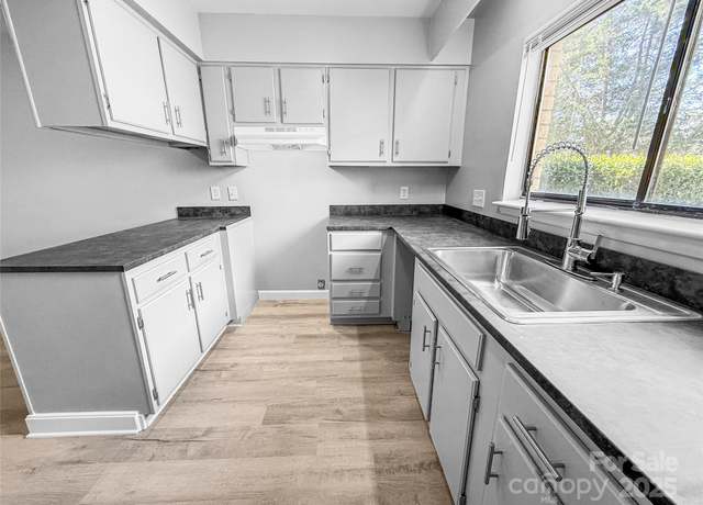 Property at 4814 Spring Lake Dr Unit B, Charlotte, NC 28212, 2 beds, 1.5 baths