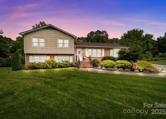 Property at 206 Cedarwood Dr, Salisbury, NC 28147, 4 beds, 2 baths