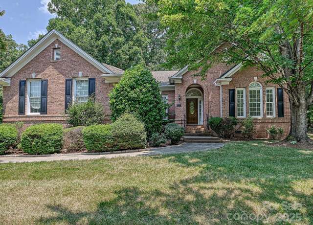 Property at 10638 Moss Mill Ln, Charlotte, NC 28277, 4 beds, 2.5 baths