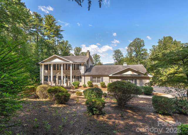 Property at 403 Estate Dr, Hendersonville, NC 28739, 5 beds, 5.5 baths