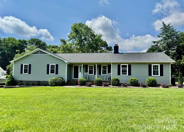 Property at 2810 Elizabeth Ave, Shelby, NC 28150, 3 beds, 2 baths