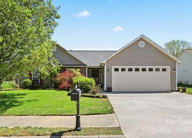 Property at 151 Misty Valley Rd, Fletcher, NC 28732, 3 beds, 2 baths