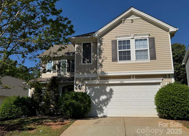 Property at 2815 Cartesian Dr, Charlotte, NC 28214, 3 beds, 2.5 baths