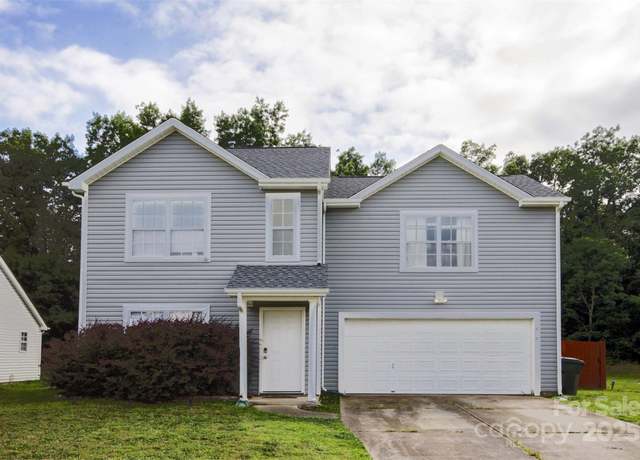 Property at 585 Gentle Breeze Ln, Rock Hill, SC 29730, 4 beds, 2.5 baths