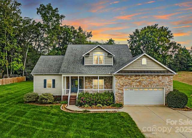 Property at 117 Chandler Dr, Mocksville, NC 27028, 3 beds, 2.5 baths