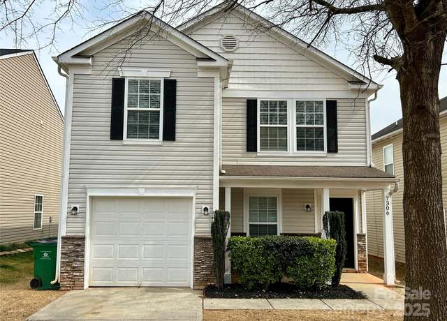 Property at 7306 Fox Point Dr, Charlotte, NC 28269, 3 beds, 2.5 baths