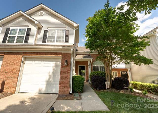 Property at 3412 Summerfield Ridge Ln, Matthews, NC 28105, 3 beds, 2.5 baths