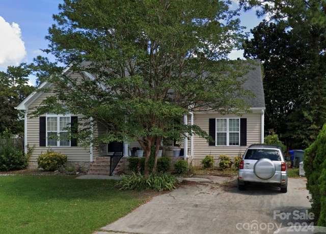 Property at 1232 Quarterpath Dr, Winterville, NC 28590, 3 beds, 2 baths