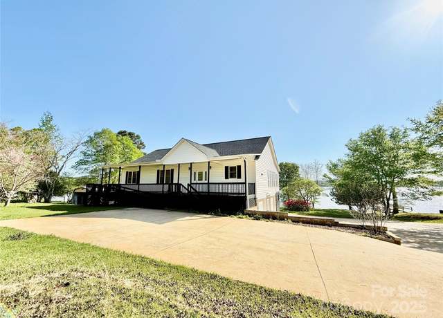Property at 749 Shangri La Dr, Winnsboro, SC 29180, 4 beds, 3 baths