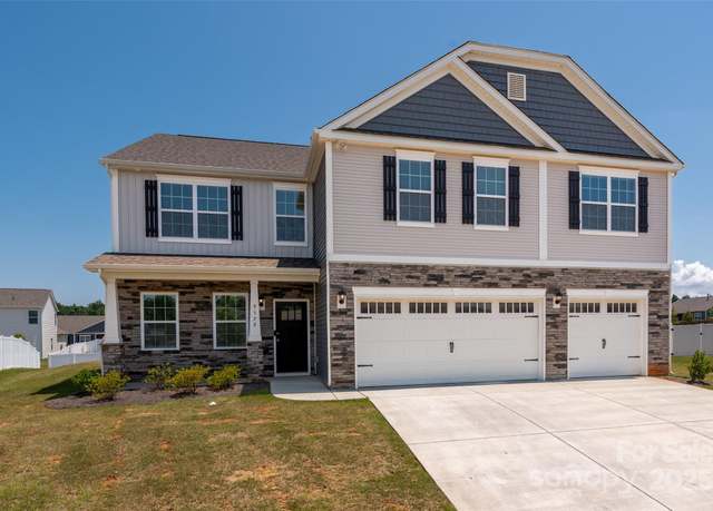 Property at 9529 Cotswood Pl, Gastonia, NC 28056, 5 beds, 3.5 baths