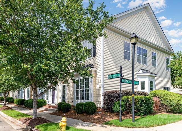 Property at 939 White Point Dr, Huntersville, NC 28078, 3 beds, 2.5 baths