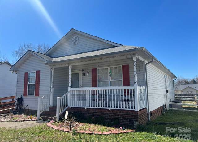 Property at 376 Brookgreen Pl NW, Concord, NC 28027, 3 beds, 2 baths