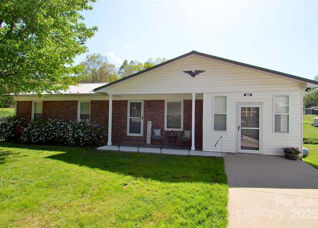 Property at 204 Quail Hollow Rd, Marion, NC 28752, 3 beds, 2 baths