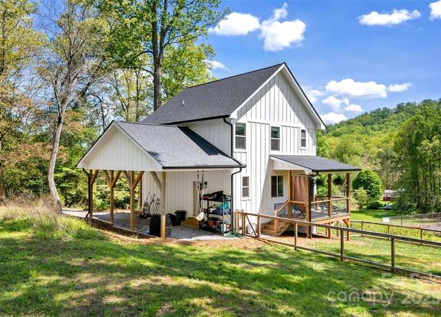Property at 39 W Holly Ridge Dr, Old Fort, NC 28762, 3 beds, 2.5 baths