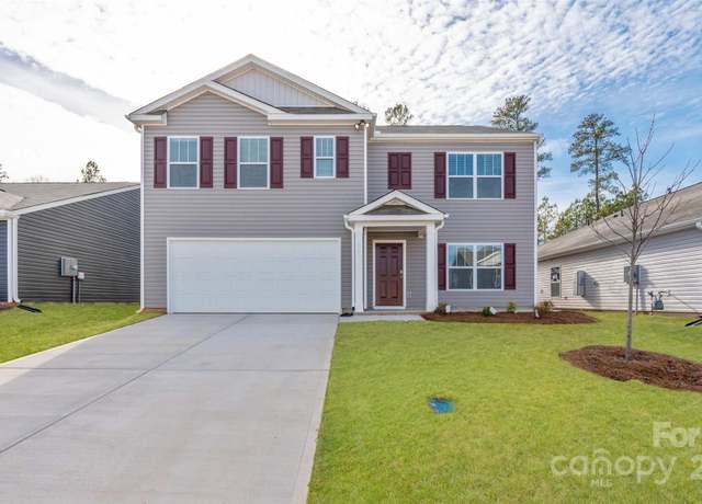 Property at 123 Creekwalk Ln, Waynesville, NC 28785, 5 beds, 3 baths