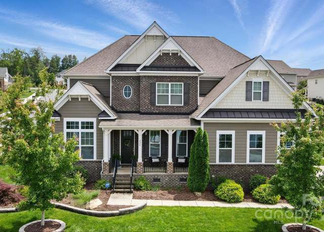 Property at 220 Forsythia Ln, Tega Cay, SC 29708, 5 beds, 4.5 baths