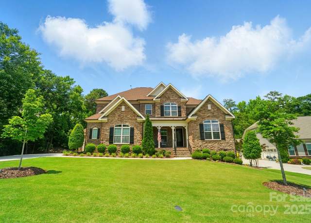 Property at 463 Langston Place Dr, Fort Mill, SC 29708, 5 beds, 4.5 baths